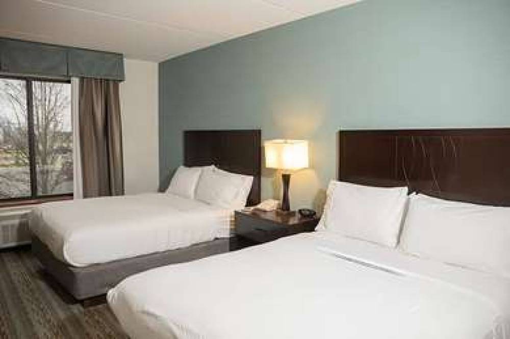 Holiday Inn Express & Suites ERIE (SUMMIT TOWNSHIP) 3