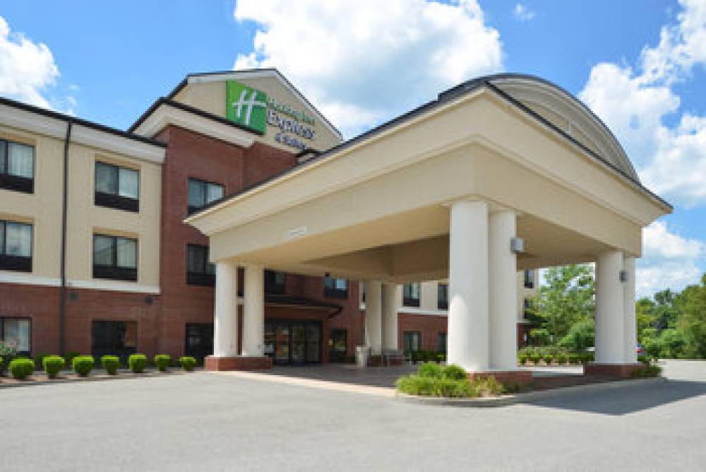 Holiday Inn Express & Suites Fairmont