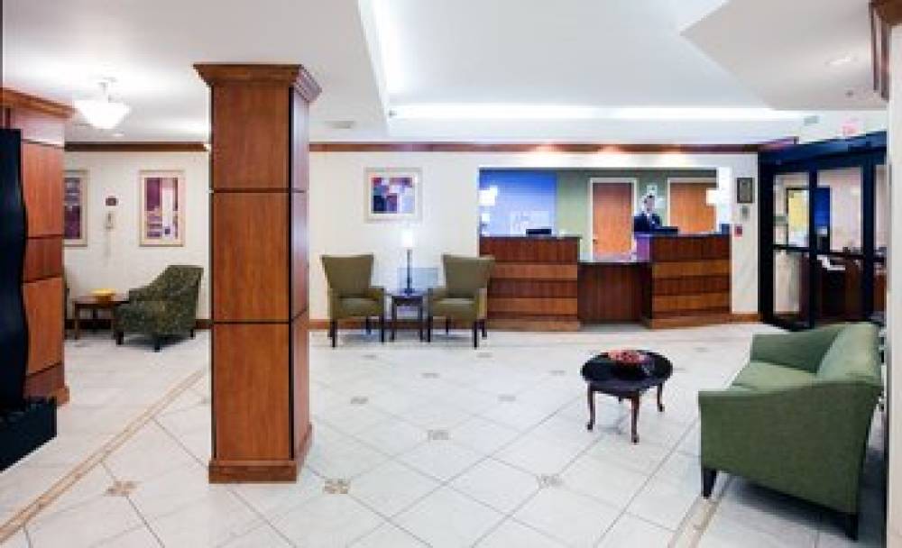 Holiday Inn Express & Suites FAYETTEVILLE-FT. BRAGG 5