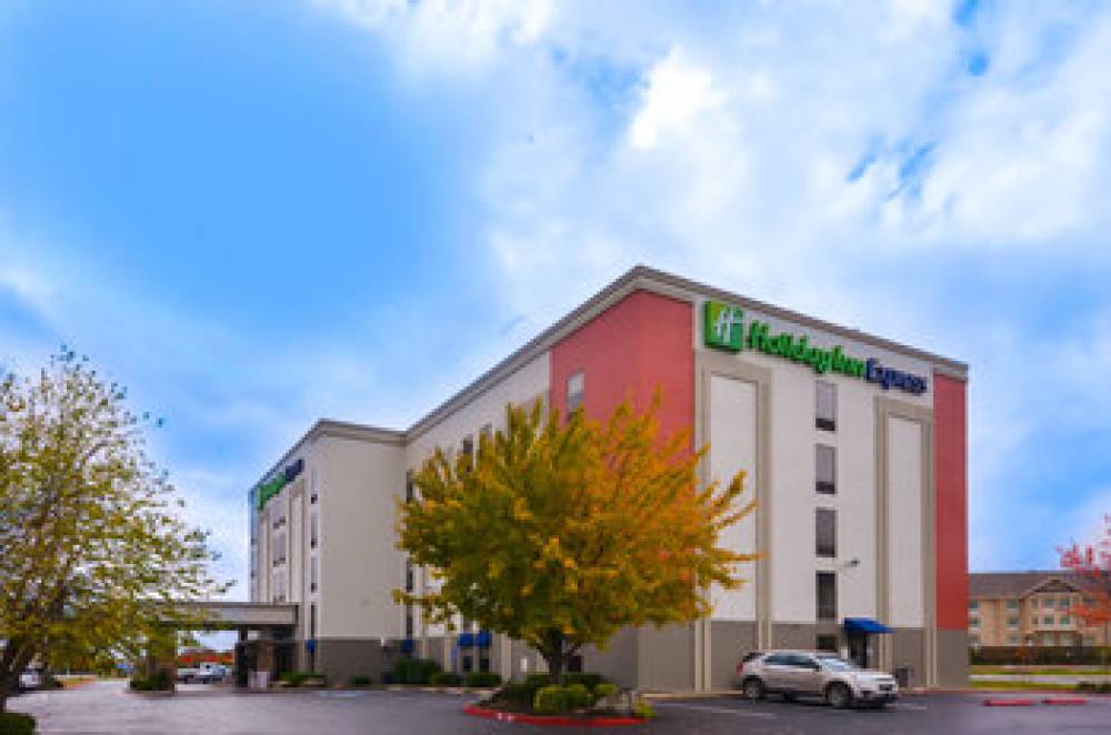 Holiday Inn Express & Suites Fayetteville Univ Of Ar Area