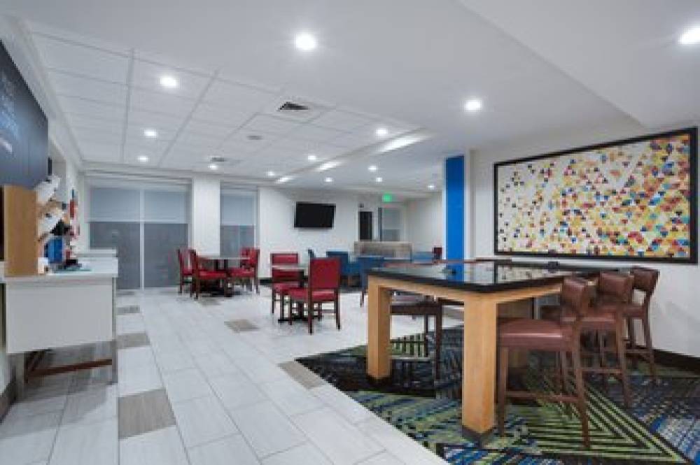 Holiday Inn Express & Suites FLEMING ISLAND 7