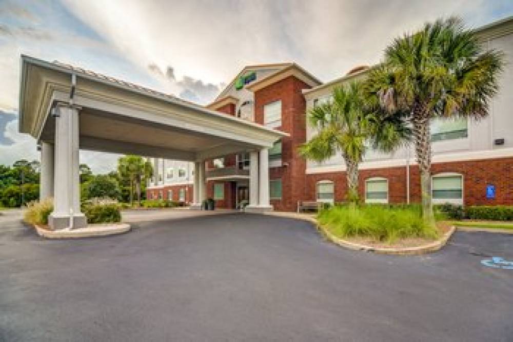 Holiday Inn Express & Suites Foley N Gulf Shores