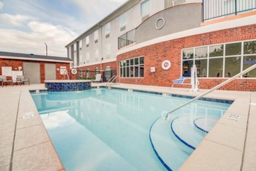 Holiday Inn Express & Suites FOLEY - N GULF SHORES 9