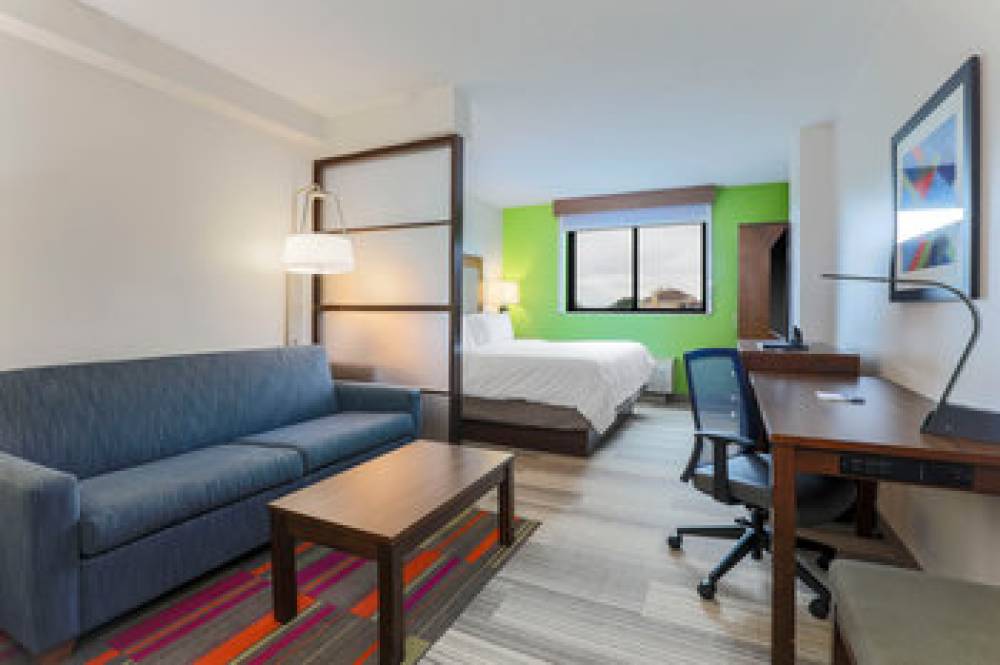 Holiday Inn Express & Suites FORT WORTH DOWNTOWN 5