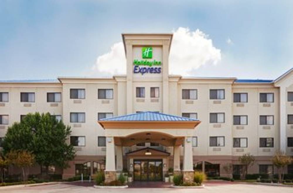 Holiday Inn Express & Suites FORT WORTH SOUTHWEST (I-20) 2