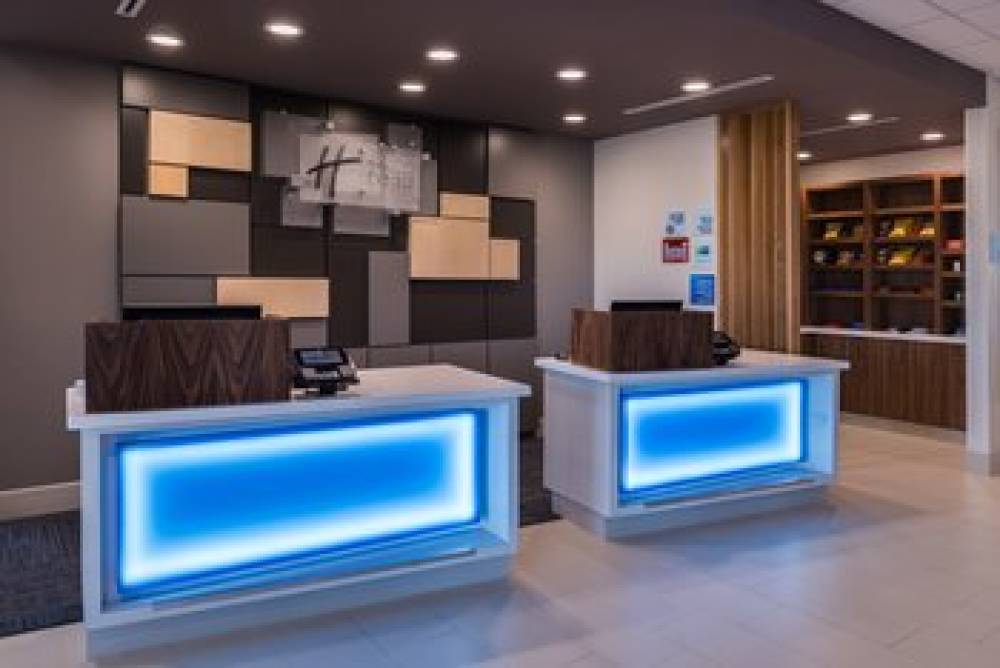 Holiday Inn Express & Suites FORT WORTH WEST 5