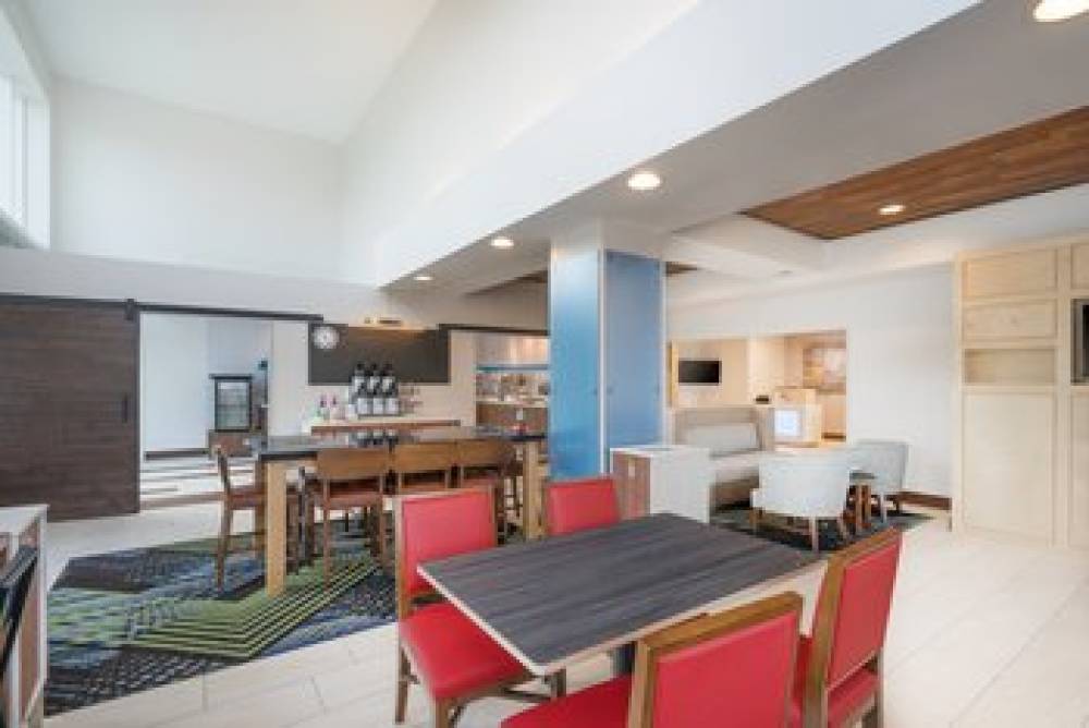 Holiday Inn Express & Suites FRANKFORT 5