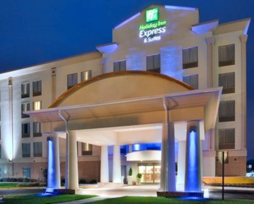 Holiday Inn Express & Suites FREDERICKSBURG 1