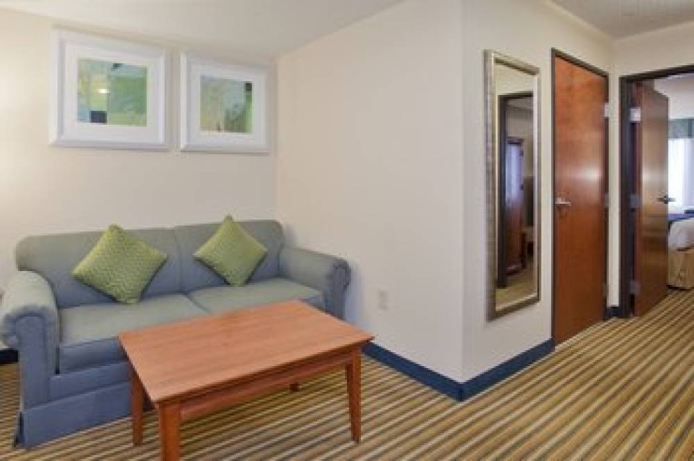 Holiday Inn Express & Suites FREDERICKSBURG 6