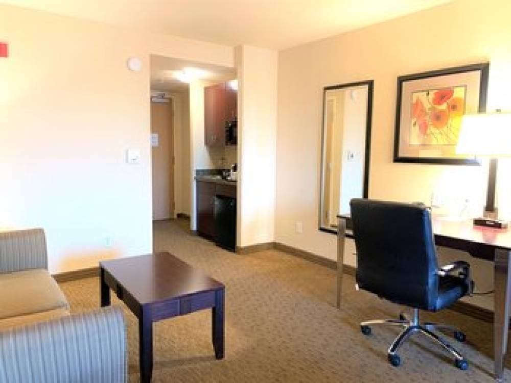 Holiday Inn Express & Suites FRESNO NORTHWEST-HERNDON 2