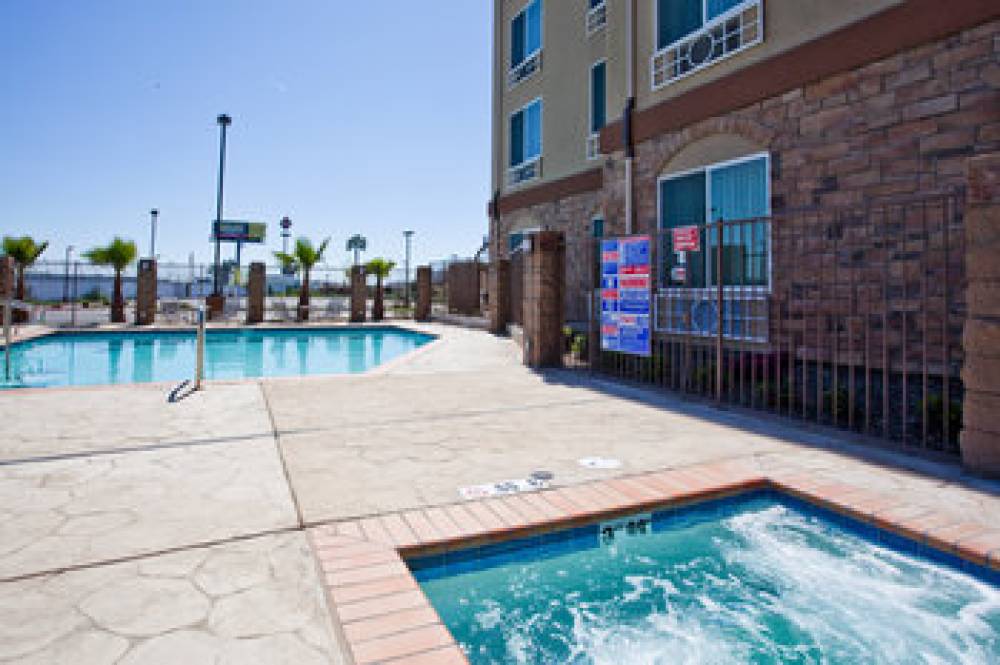 Holiday Inn Express & Suites FRESNO SOUTH 2