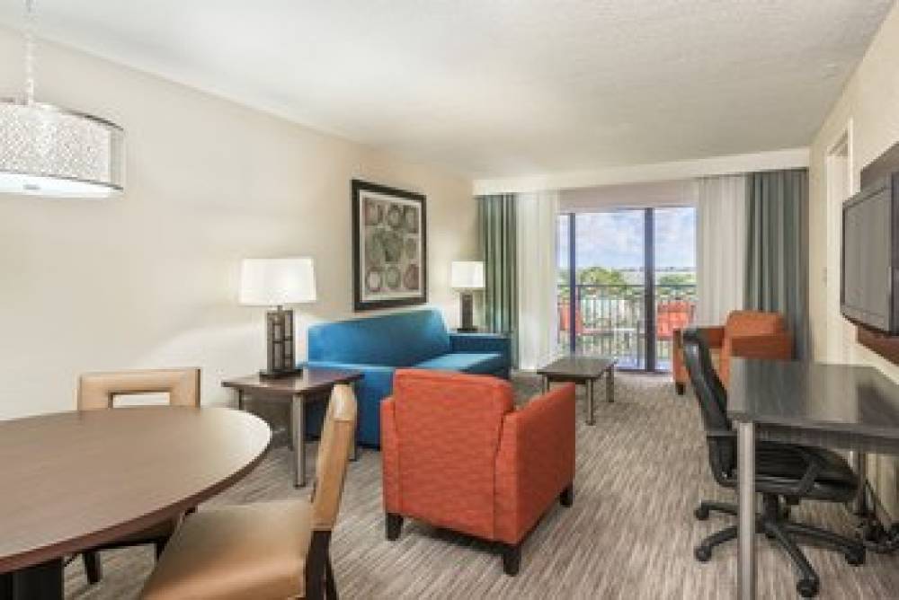 Holiday Inn Express & Suites FT. LAUDERDALE-PLANTATION 2