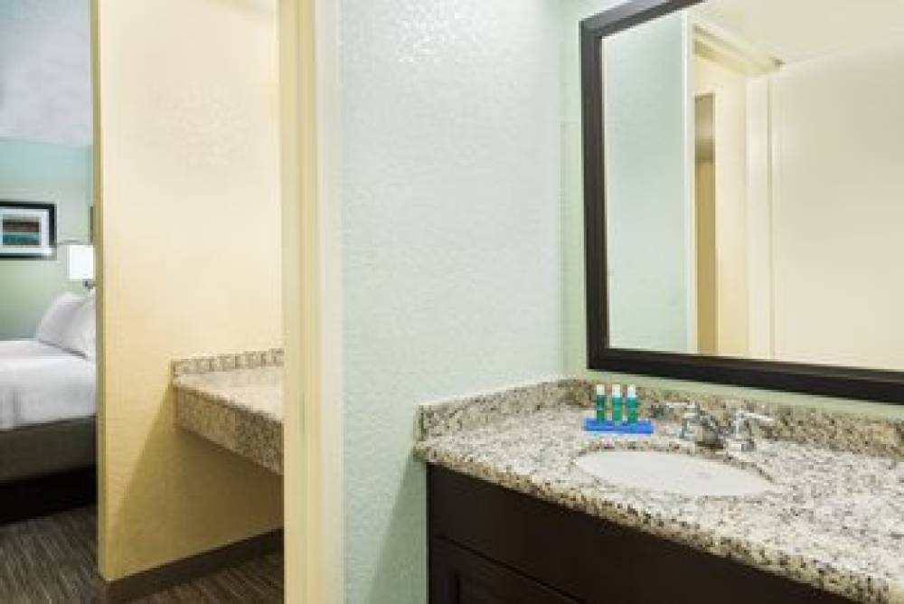 Holiday Inn Express & Suites FT. LAUDERDALE-PLANTATION 6