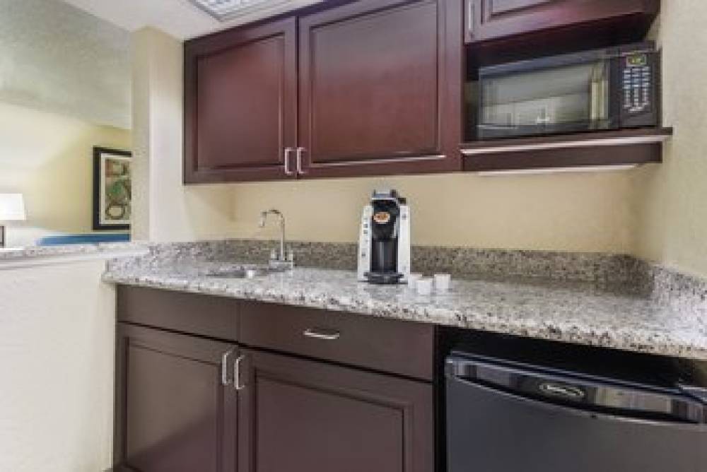 Holiday Inn Express & Suites FT. LAUDERDALE-PLANTATION 4