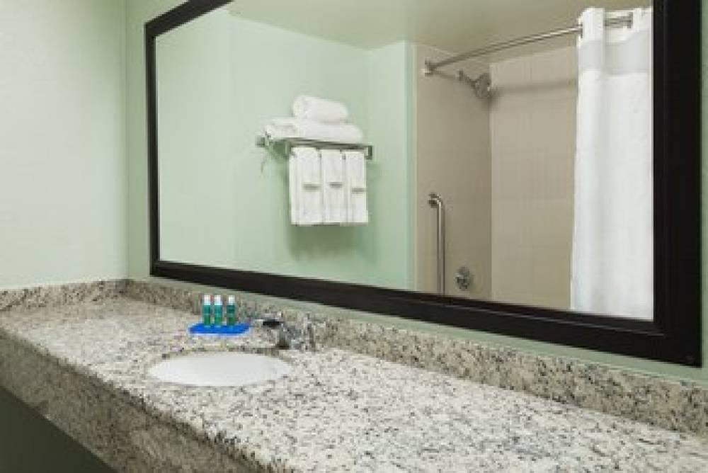 Holiday Inn Express & Suites FT. LAUDERDALE-PLANTATION 5