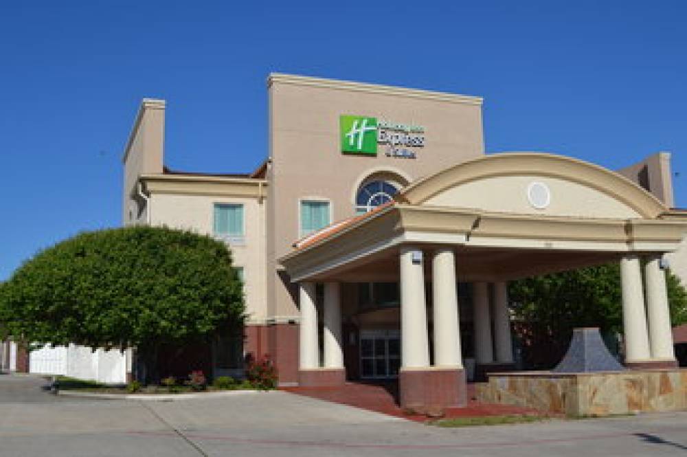 Holiday Inn Express & Suites Gainesville