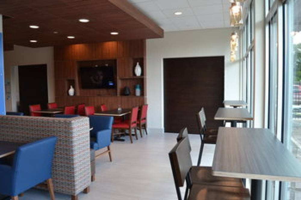 Holiday Inn Express & Suites GOODLETTSVILLE N - NASHVILLE 2