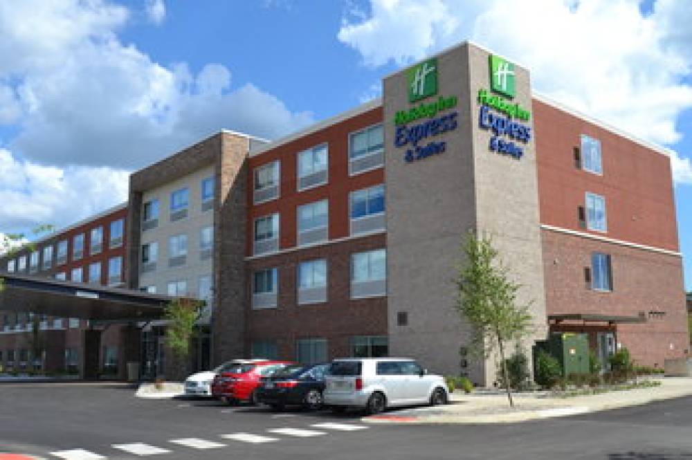 Holiday Inn Express & Suites GOODLETTSVILLE N - NASHVILLE 1