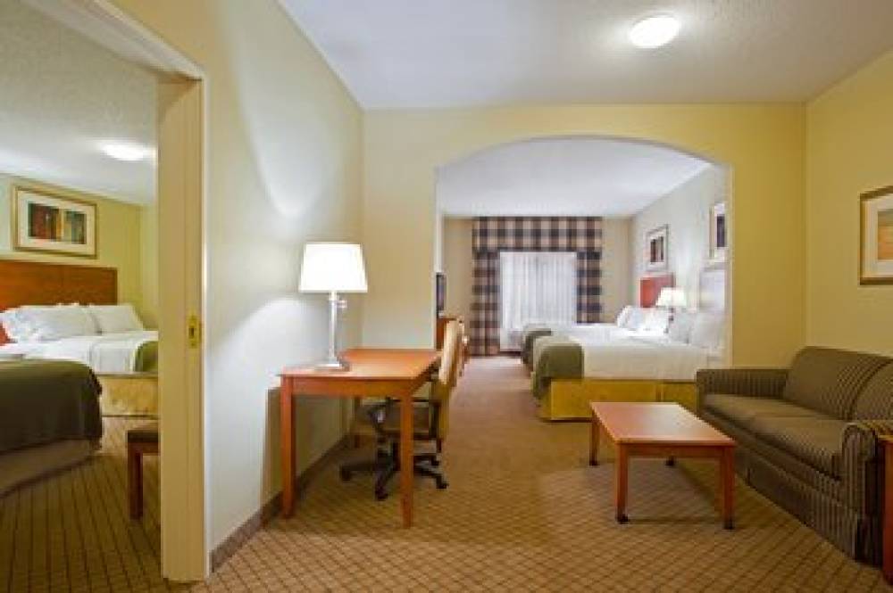 Holiday Inn Express & Suites GOSHEN 2