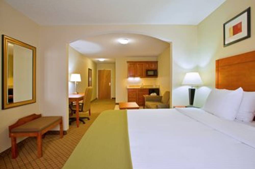 Holiday Inn Express & Suites GOSHEN 5