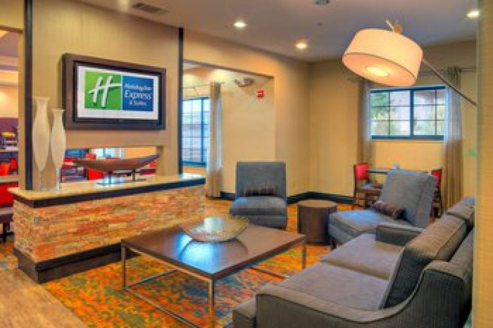 Holiday Inn Express & Suites GRANBURY 4