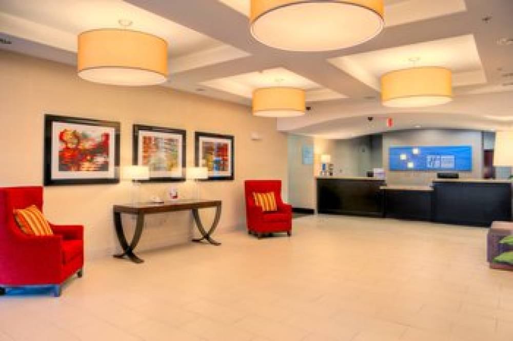 Holiday Inn Express & Suites GRANBURY 8