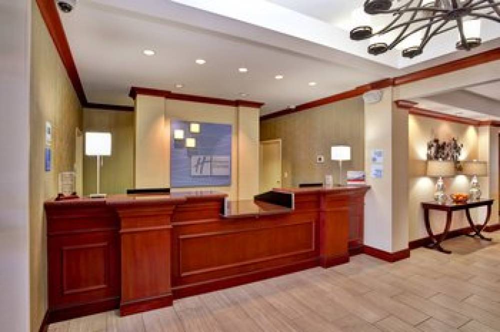 Holiday Inn Express & Suites GRAND RAPIDS-NORTH 3