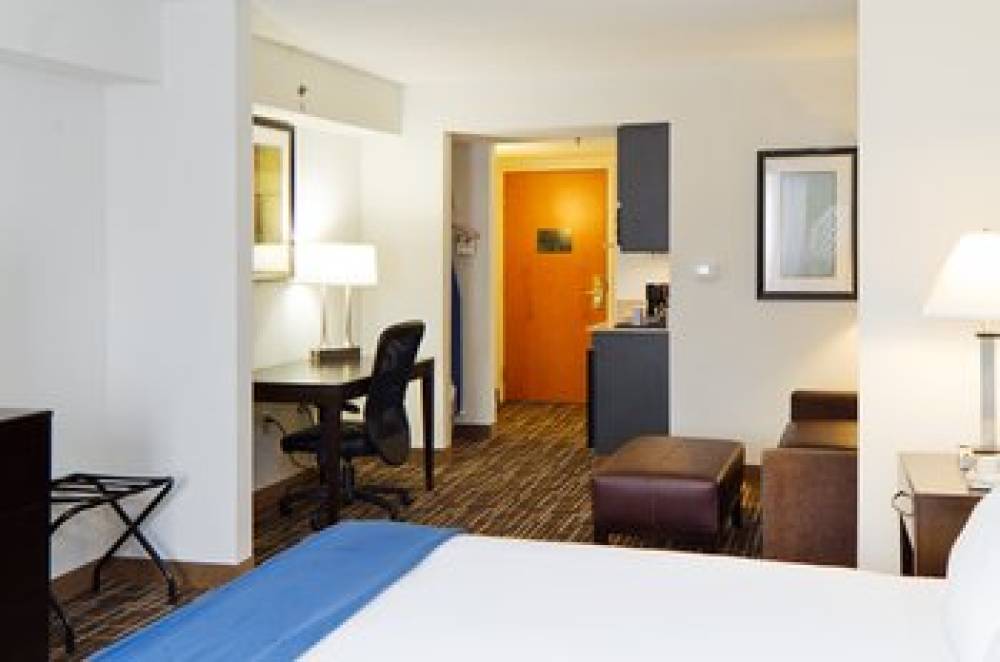 Holiday Inn Express & Suites GREENVILLE-DOWNTOWN 3