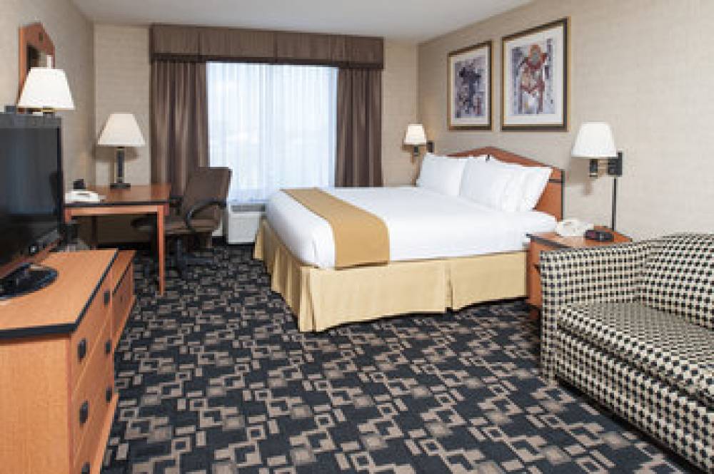 Holiday Inn Express & Suites GREENWOOD 4