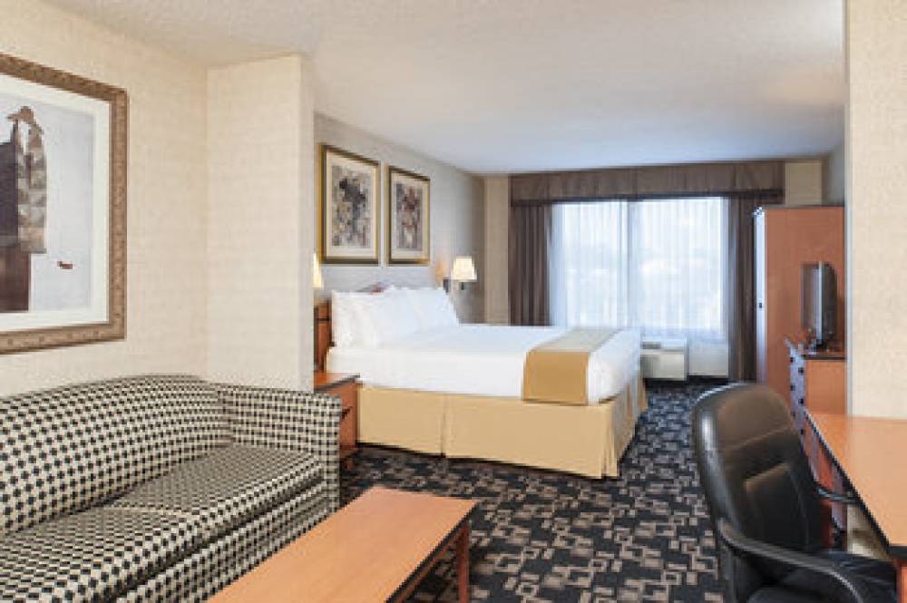 Holiday Inn Express & Suites GREENWOOD 7