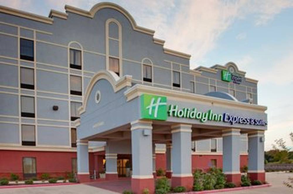 Holiday Inn Express & Suites GREENWOOD 1