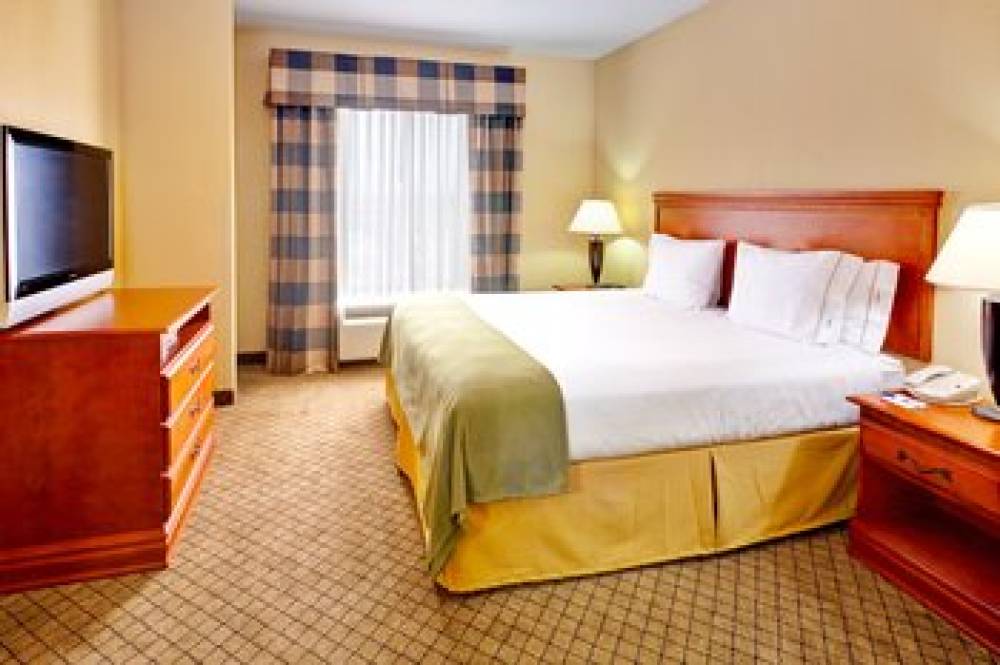 Holiday Inn Express & Suites GREENWOOD 10