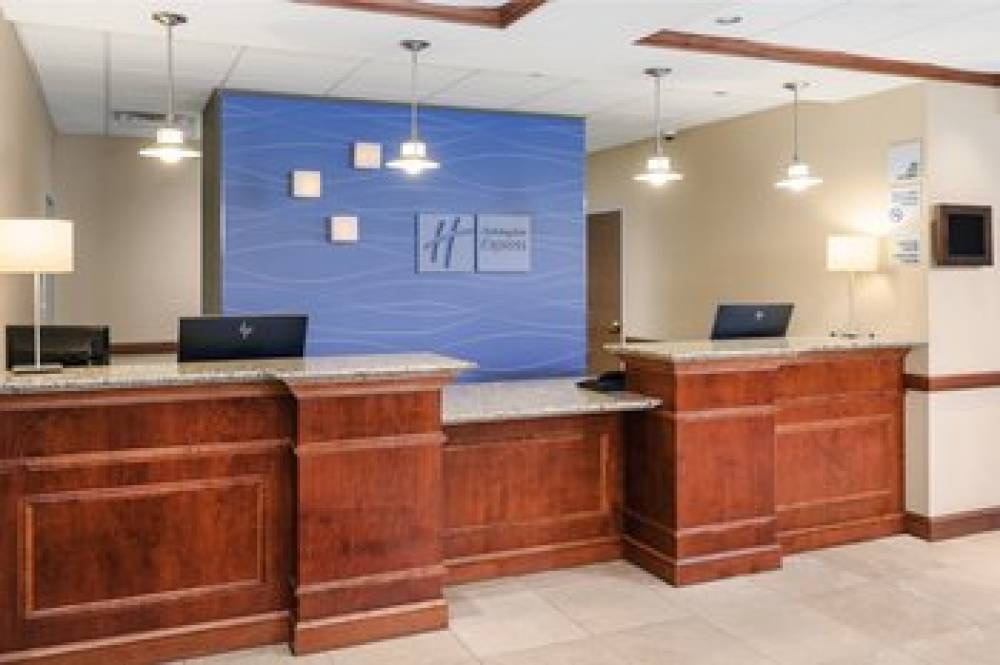 Holiday Inn Express & Suites HAMPTON SOUTH-SEABROOK 5