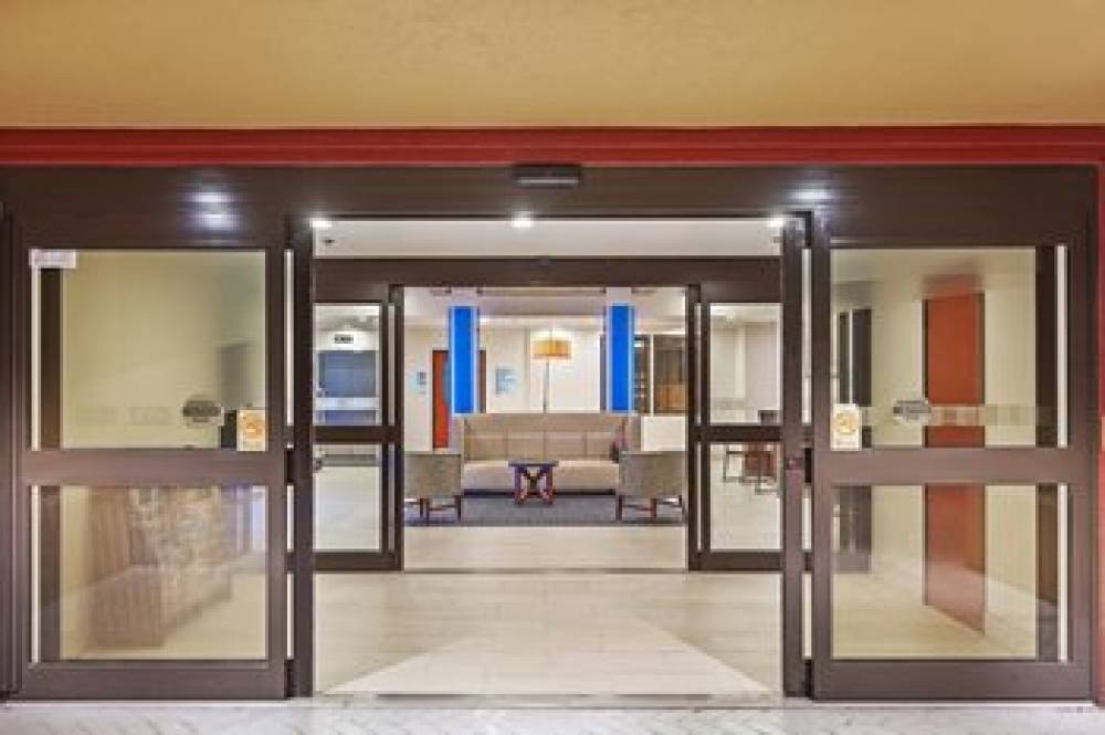 Holiday Inn Express & Suites Houston Memorial Park Area