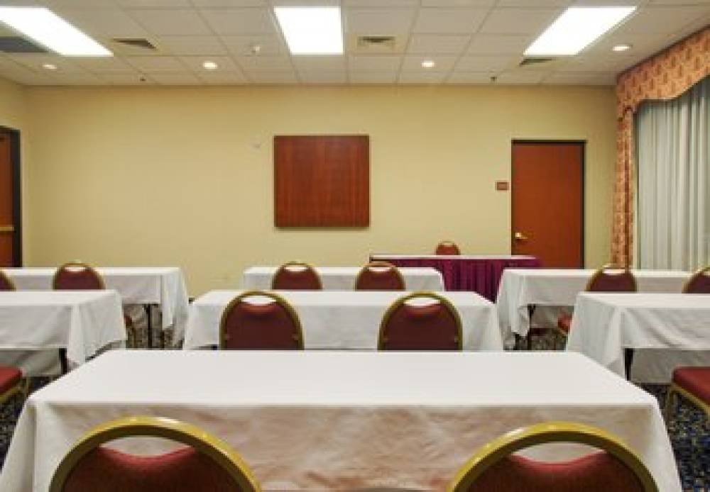 Holiday Inn Express & Suites HOUSTON - MEMORIAL PARK AREA 3