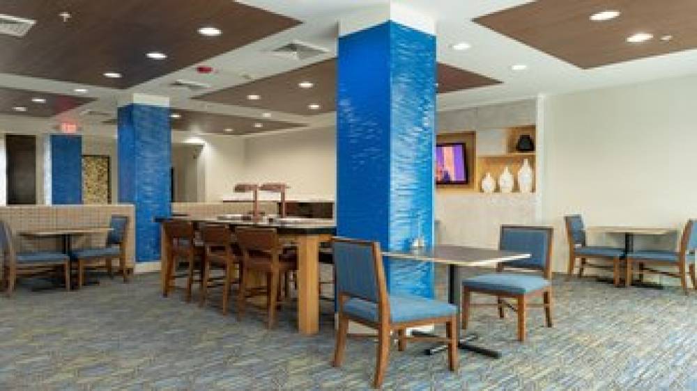 Holiday Inn Express & Suites HOUSTON SOUTH - PEARLAND 7