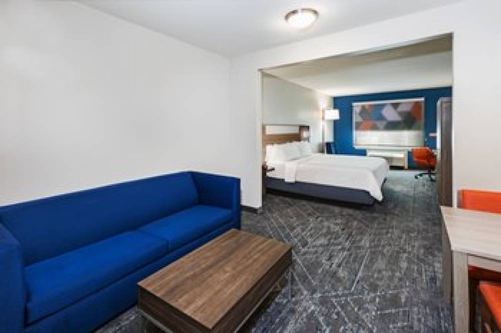 Holiday Inn Express & Suites HOUSTON SPACE CTR - CLEAR LAKE 9