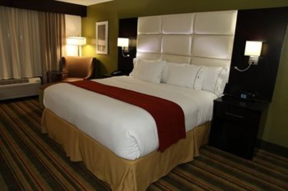 Holiday Inn Express & Suites HUNTSVILLE AIRPORT 10