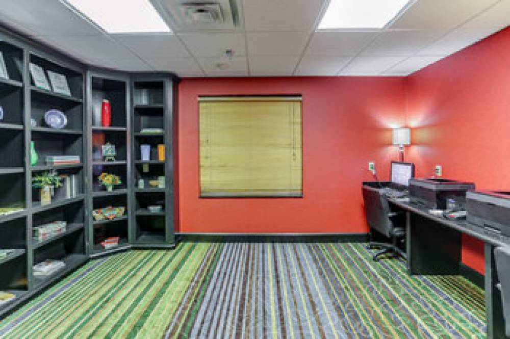 Holiday Inn Express & Suites HUNTSVILLE 3