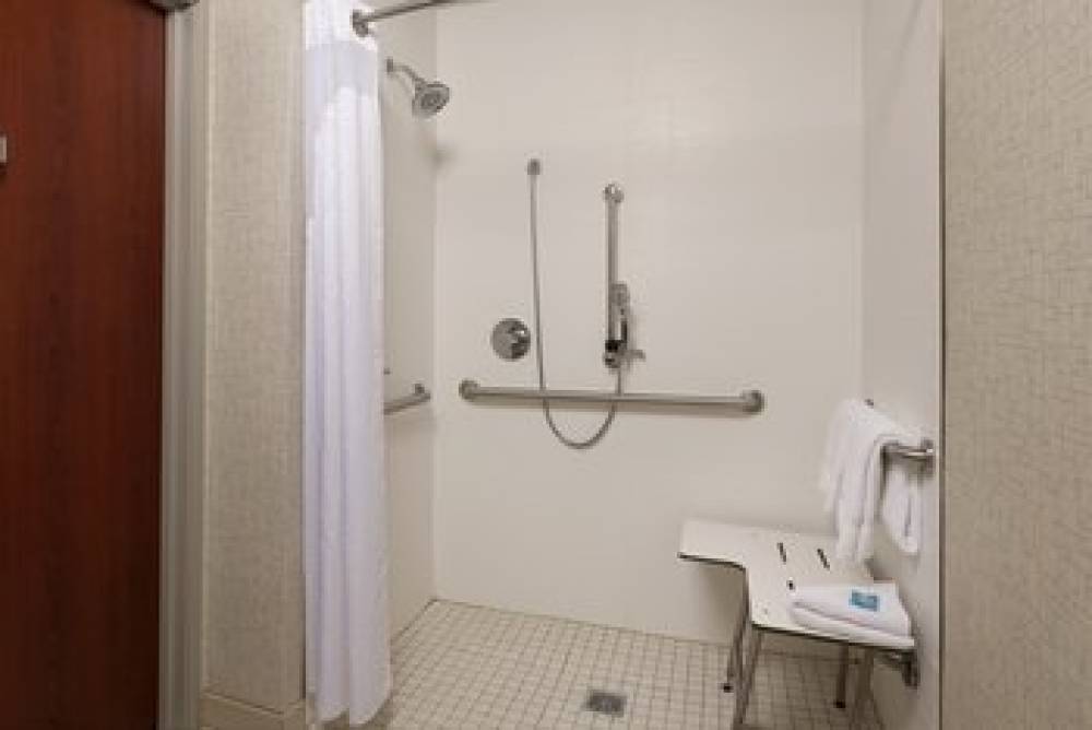 Holiday Inn Express & Suites INDEPENDENCE-KANSAS CITY 10