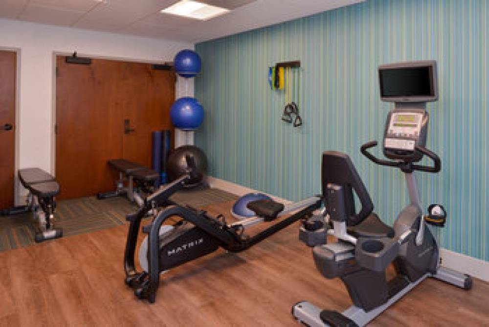 Holiday Inn Express & Suites INDIANAPOLIS DTN-CONV CTR AREA 7