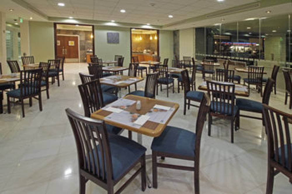 Holiday Inn Express & Suites IRAPUATO 3