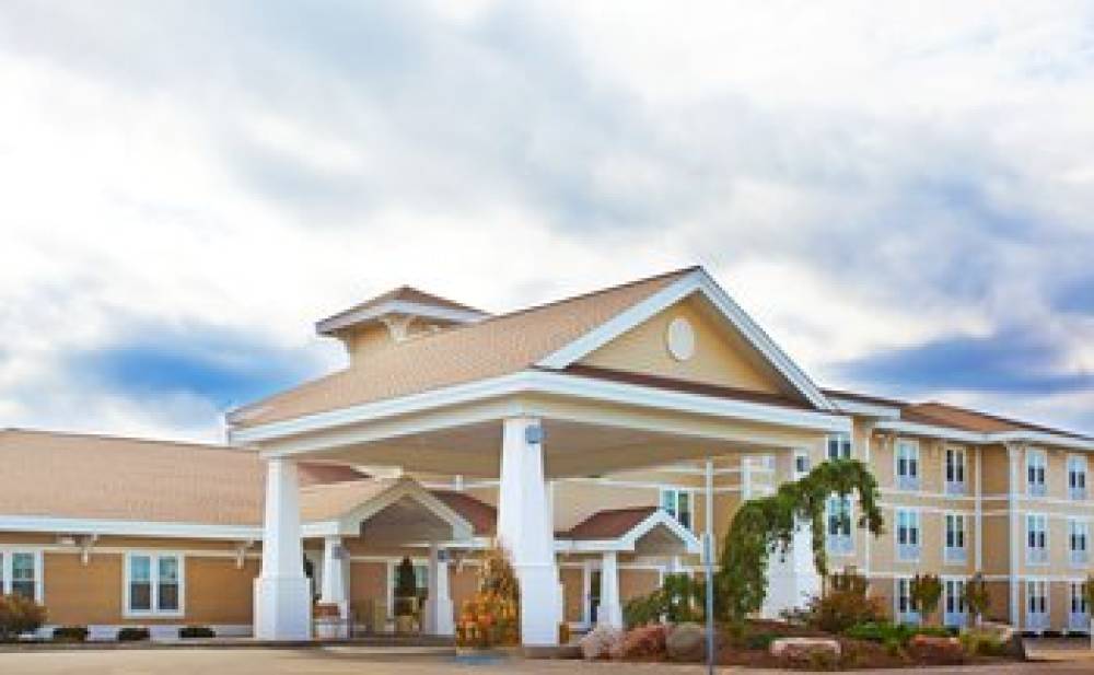 Holiday Inn Express & Suites IRON MOUNTAIN 1