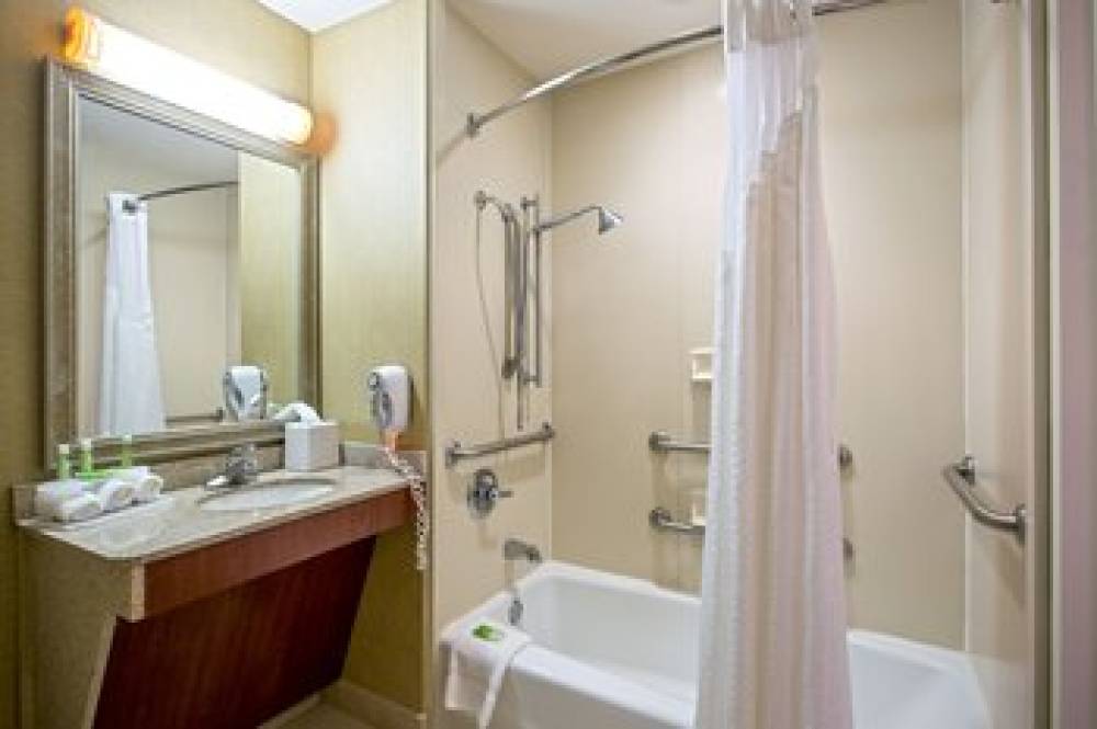 Holiday Inn Express & Suites JACKSON - FLOWOOD 5