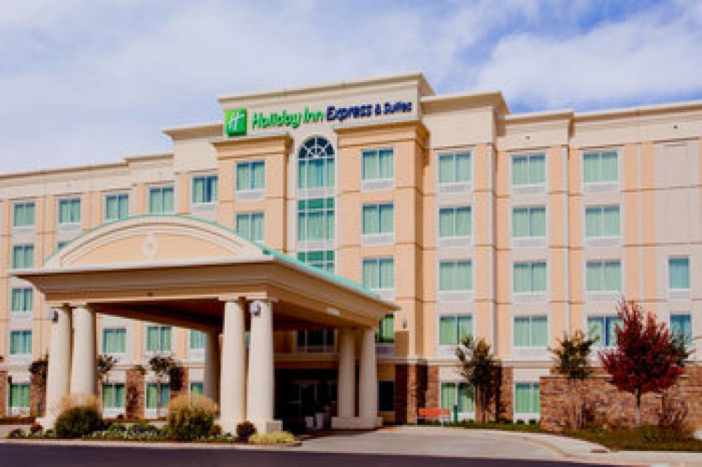 Holiday Inn Express & Suites JACKSON NORTHEAST 1