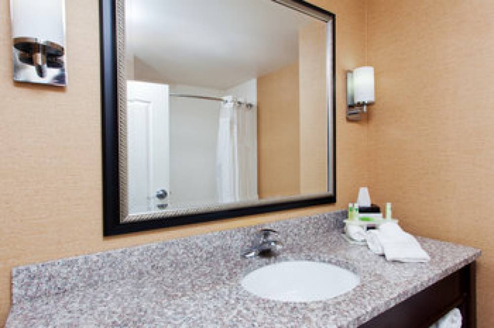 Holiday Inn Express & Suites JACKSON NORTHEAST 2