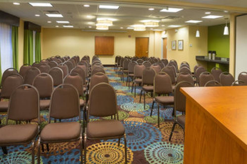 Holiday Inn Express & Suites JACKSONVILLE AIRPORT  10