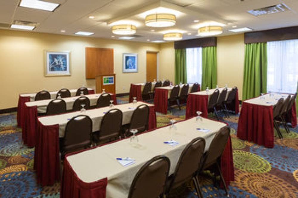 Holiday Inn Express & Suites JACKSONVILLE AIRPORT  9