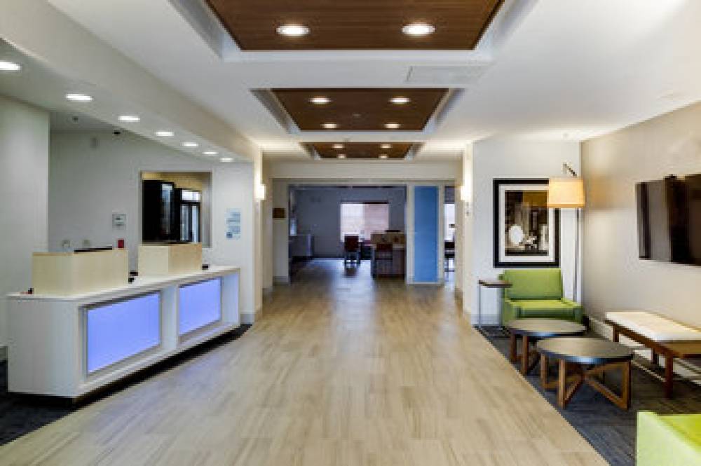 Holiday Inn Express & Suites JACKSONVILLE 9