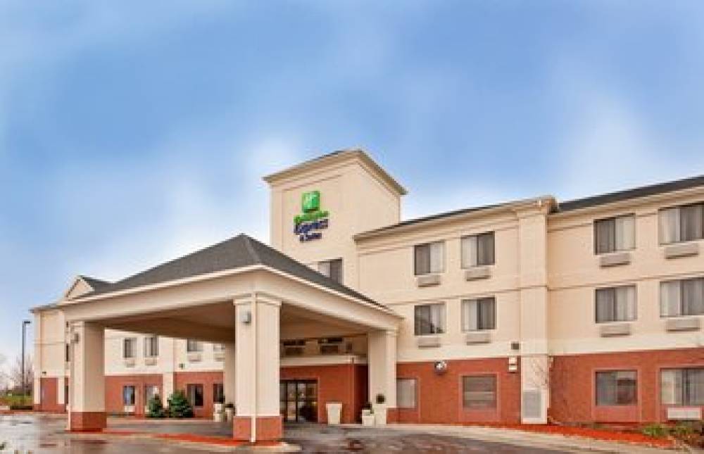 Holiday Inn Express & Suites KANSAS CITY-LIBERTY (HWY 152) 1